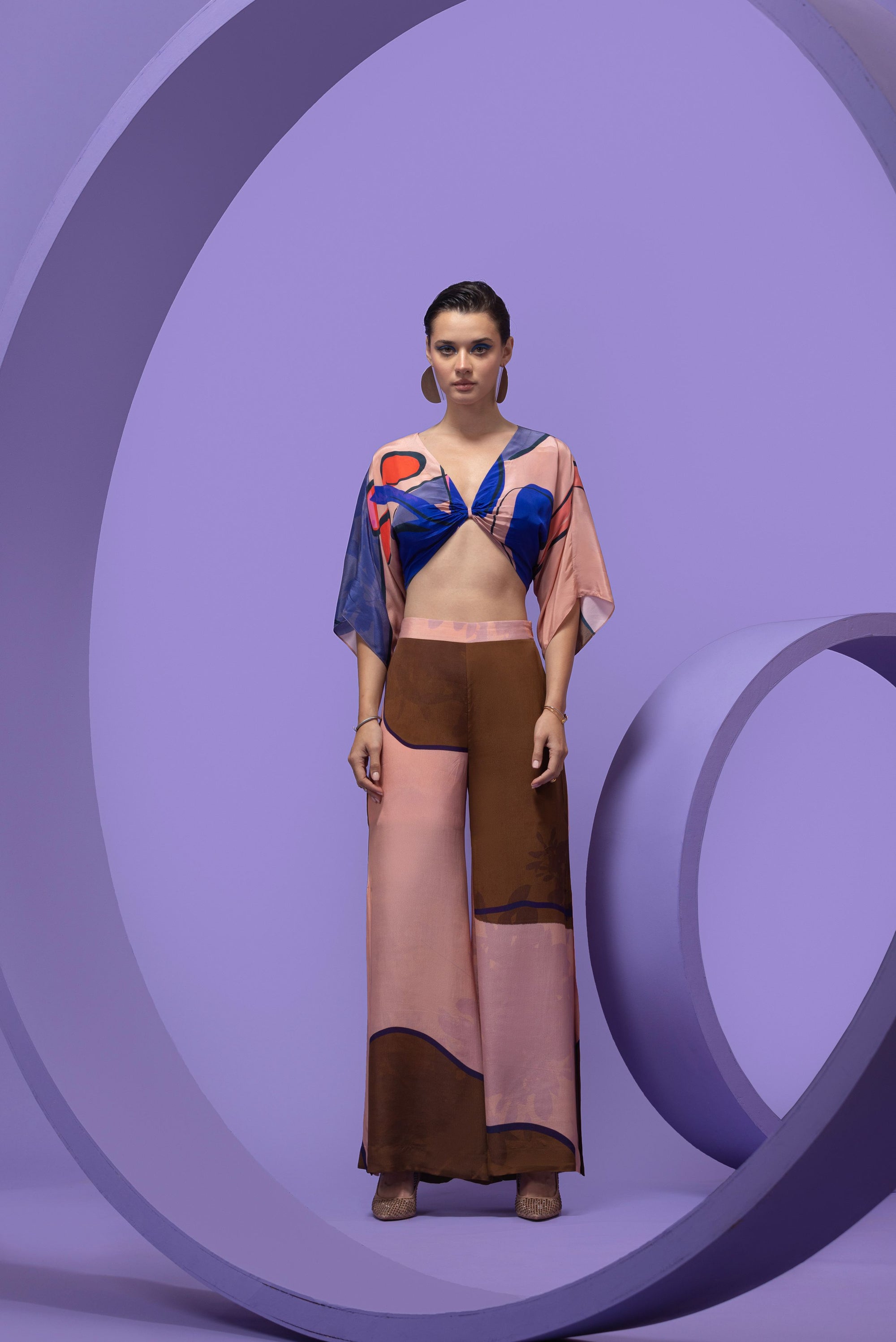 Show Off - Boxy Crop Top with Slitted Pants	